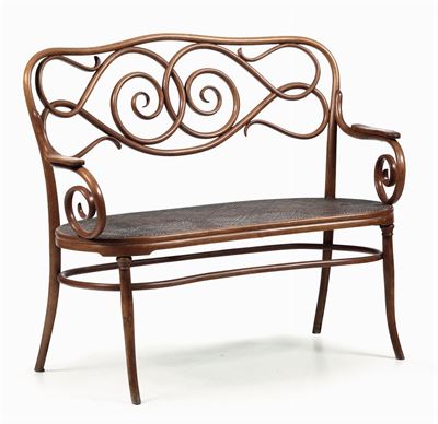 Salottino Tipo Thonet, Composto da Divano e Sei Sedie in Faggio Curcato, XX Secolo