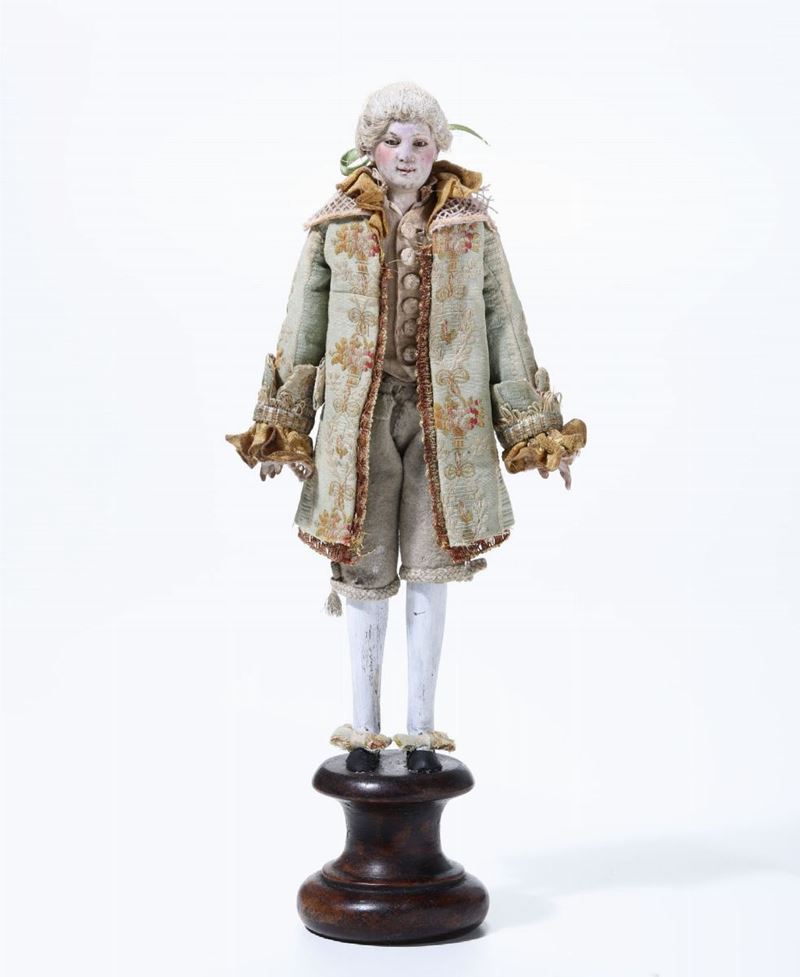 Gentiluomo settecentesco in legno e tessuto, XIX-XX secolo  - Auction Sculpture and Works of Art - Time Auction - Cambi Casa d'Aste