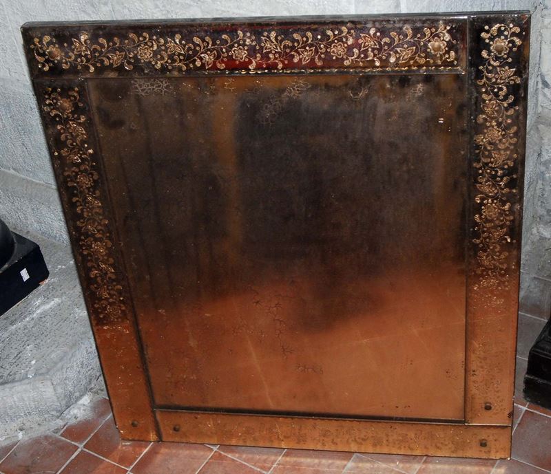 Specchiera in vetro rosato  - Auction Antiquariato, Argenti e Dipinti Antichi - Cambi Casa d'Aste