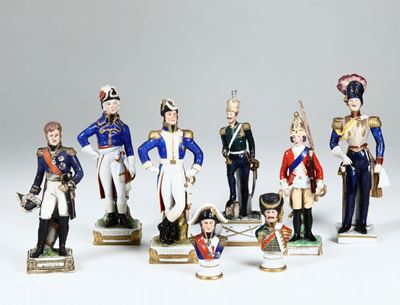 Sei Figurine e Due Busti di Militari Manifatture Varie, XX Secolo