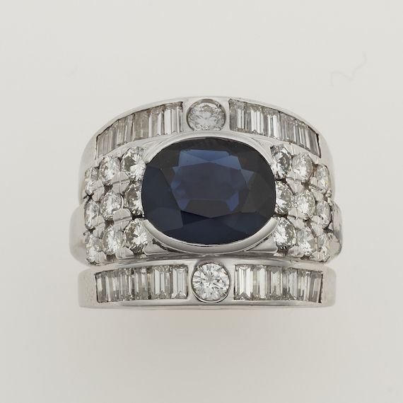 Anello con zaffiro per ct 2.70 circa e diamanti taglio rotondo e baguette per ct 1.80 circa  - Auction Jewels | Cambi Time - Cambi Casa d'Aste