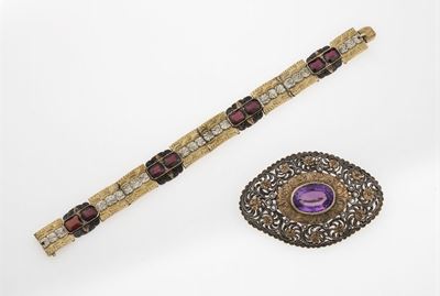 Lotto Composto da un Bracciale con Granati ed una Spilla con Quarzo Viola