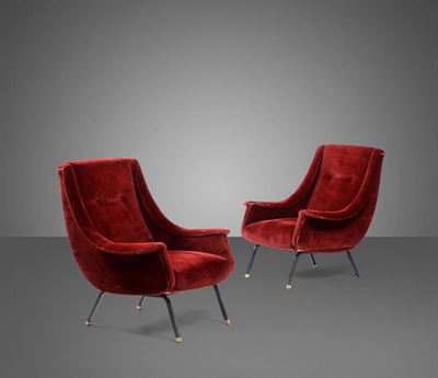 Coppia di Poltrone con Struttura in Legno e Sostegni in Metallo Laccato e Ottone. Rivestimenti in...