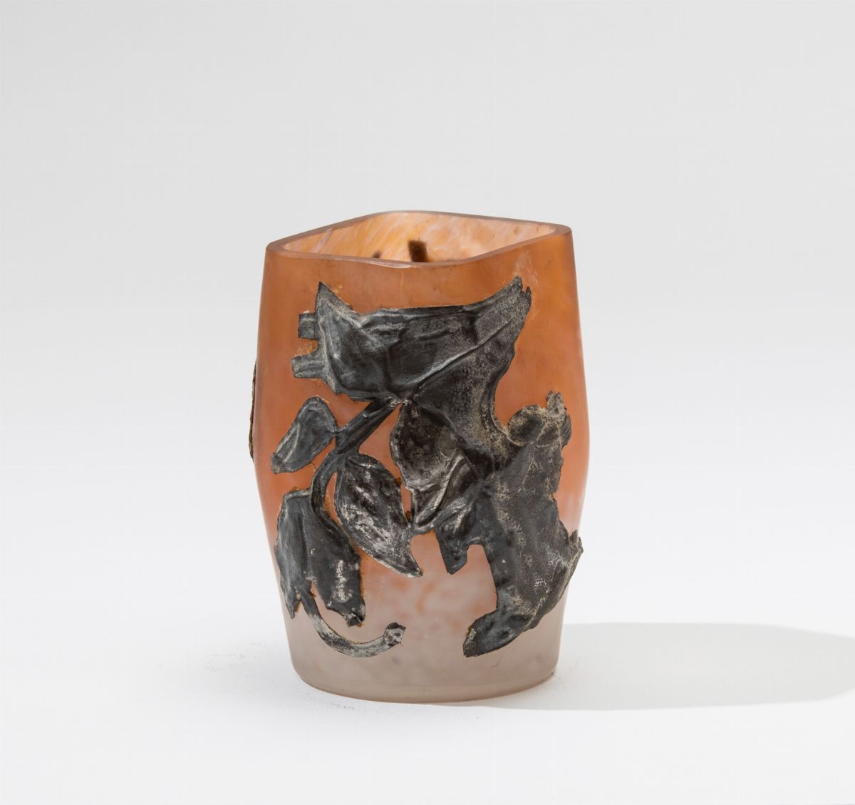 Vaso in Vetro con Foglie Argentate Applicate.