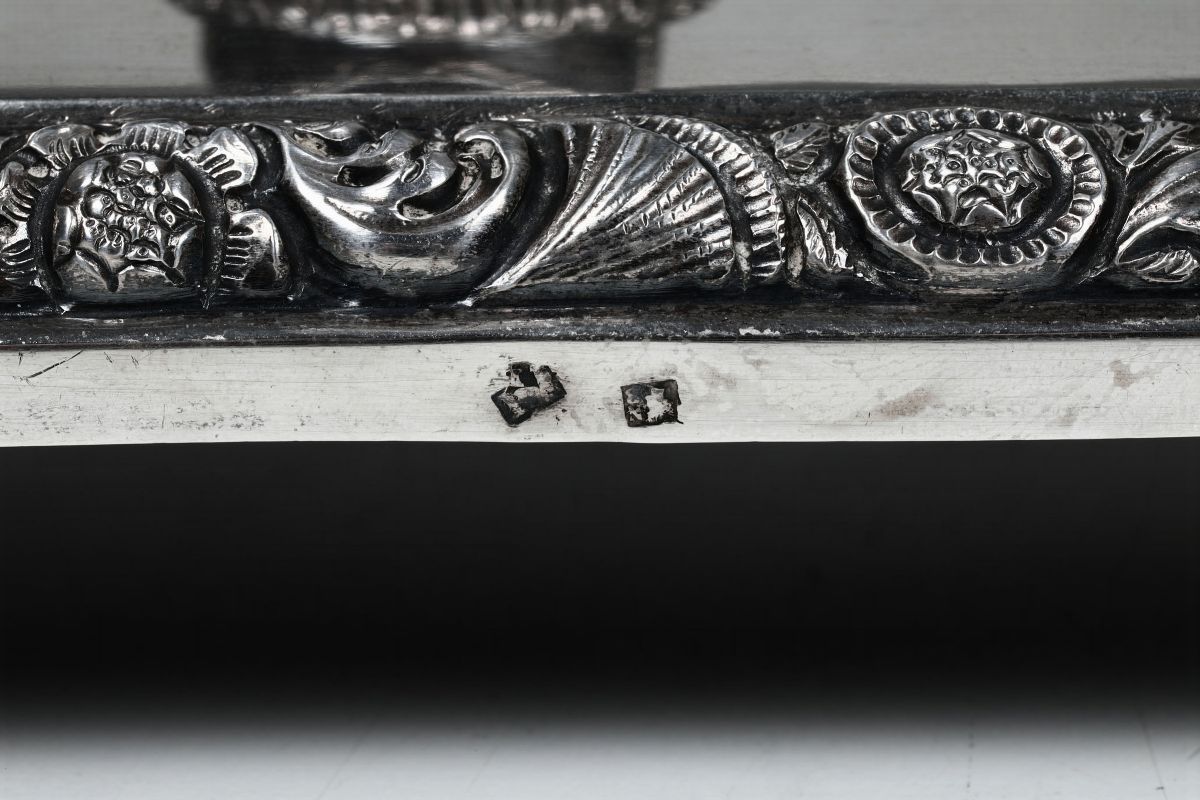 Oliera in Argento con Ampolle, Decoro a Maruzzella, Regno di Napoli XIX Secolo