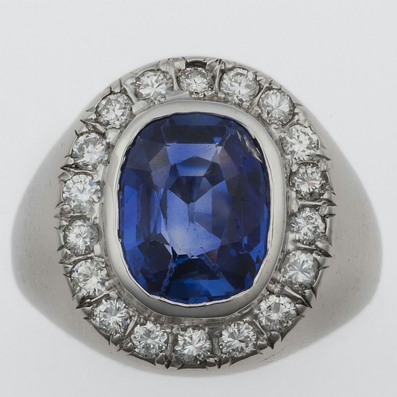 Anello con zaffiro Sri Lanka di ct 3,02 e diamanti a contorno  - Auction Jewels | Timed Auction - Cambi Casa d'Aste