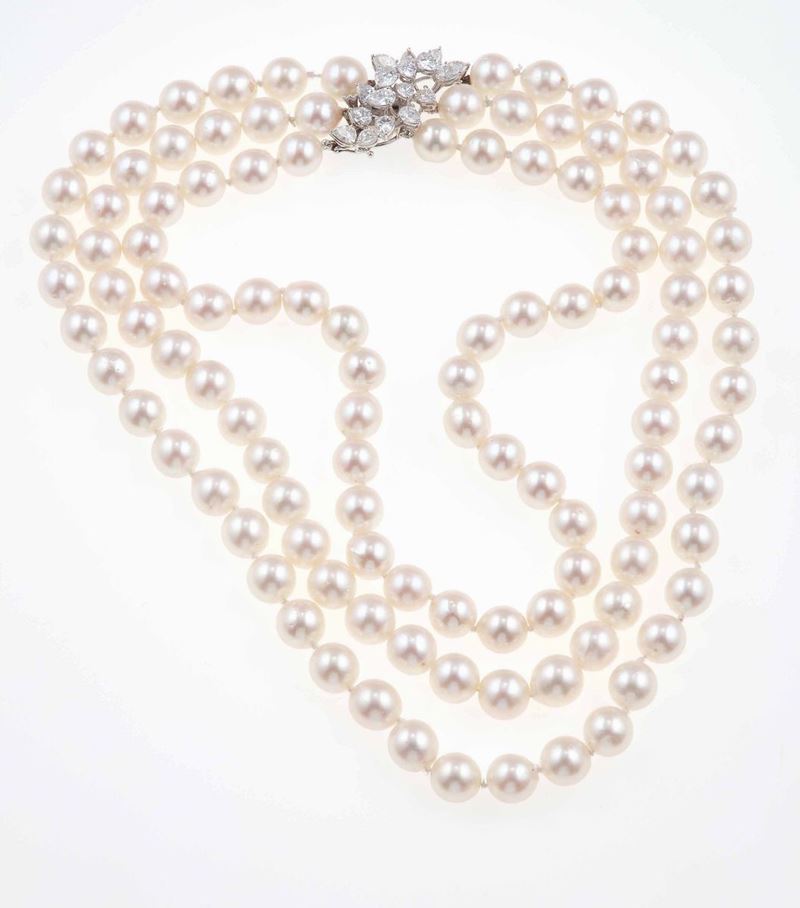 Collana a tre fili di perle coltivate  - Asta Fine Jewels - II - Cambi Casa d'Aste