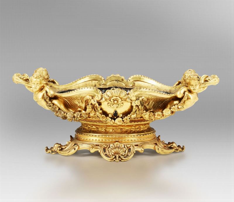 Importante centrotavola in bronzo fuso, dorato e cesellato, Francia, XIX secolo  - Asta L'Art de la Table - Cambi Casa d'Aste