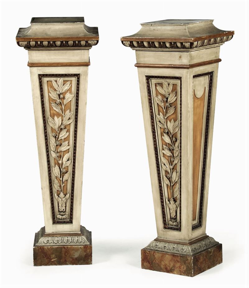 Coppia di portabusti in legno intagliato e laccato, XVIII secolo  - Asta Antiquariato - Cambi Casa d'Aste