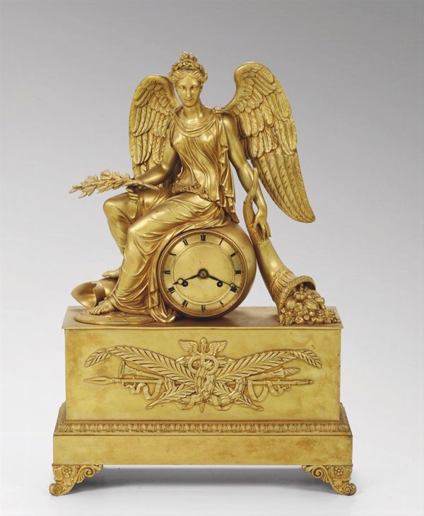 Pendola da tavolo in bronzo dorato e cesellato, Francia XIX-XX secolo