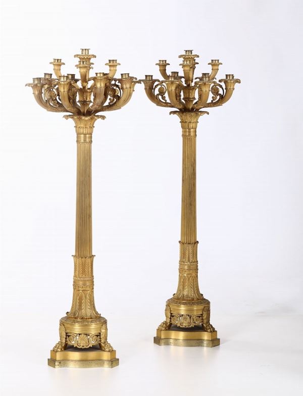 Coppia di candelabri a sette luci in bronzo dorato e cesellato, Francia, XIX-XX secolo