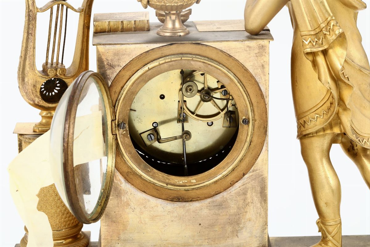 Pendola da Tavolo in Bronzo Dorato e Cesellato, Francia XIX Secolo
