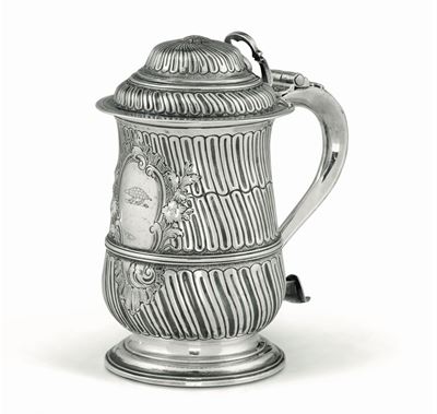 Tankard in Argento Fuso, Sbalzato e Cesellato Londra 1772, Argentiere John Deacon
