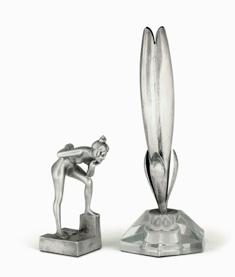 Insieme in argento composto da scultura raffigurante figura femminile e vaso portafiore con base in vetro molato, Italia XX secolo  - Asta Antiquariato - Cambi Casa d'Aste