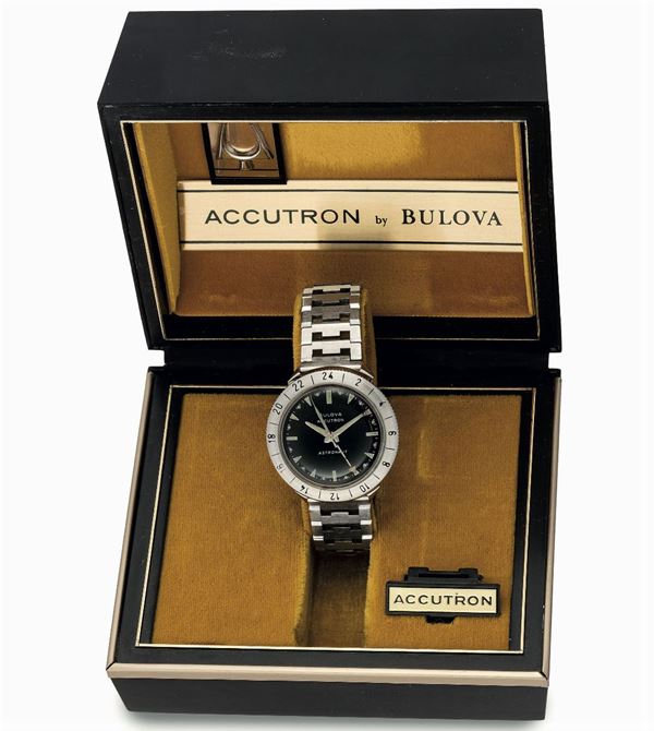 Bulova, Accutron, Astronaut, case No.J07504. Made in 1966. Fine and rare, center seconds, water-resistant, stainless steel electronic wristwatch with 24 hour bezel and hand. Accompanied by the original box, instructions and battery