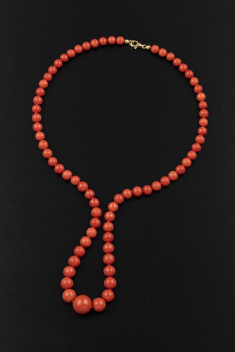 Coral beads and gold necklace  - Auction Fine Coral Jewels - I - Cambi Casa d'Aste