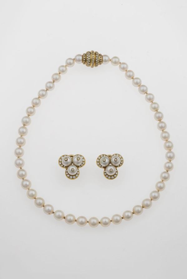 Demi-parure composta da girocollo ed orecchini con perle coltivate e diamanti
