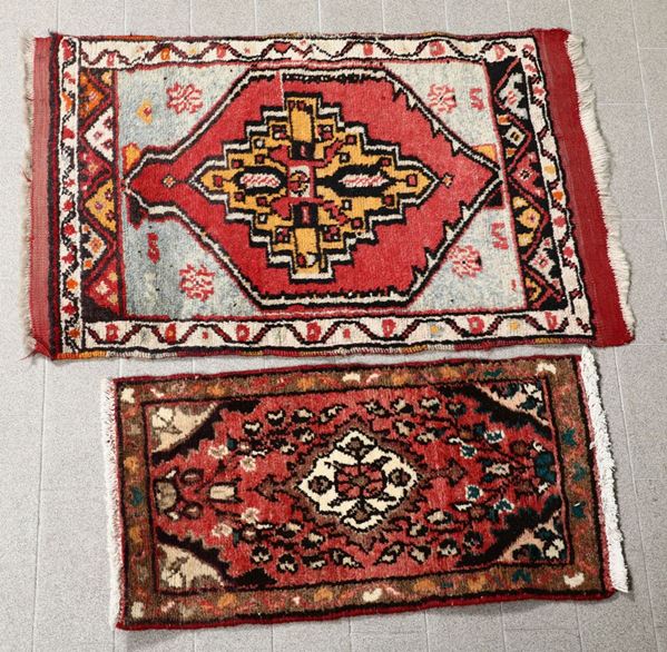 Lotto di due tappeti persiani meta XX secolo