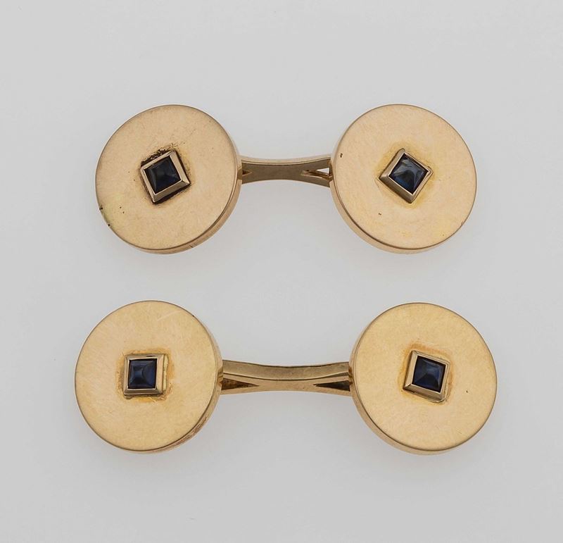 Pair of gold and sapphire cufflinks. Signed Cartier Paris  - Auction Fine Jewels - II - Cambi Casa d'Aste