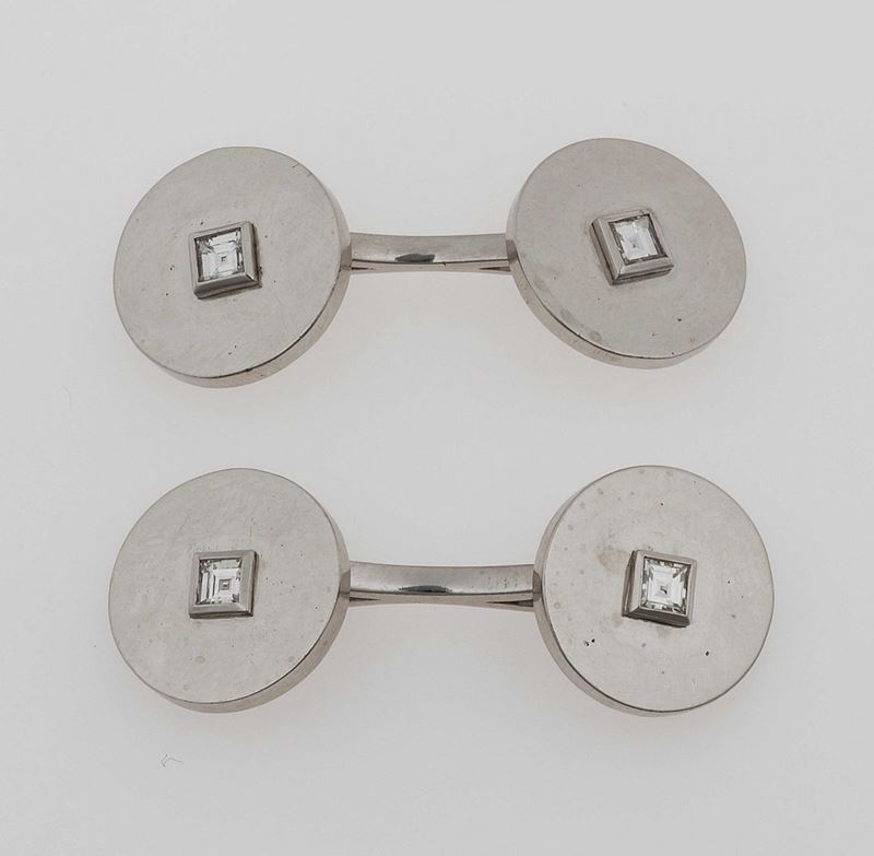 Pair of platinum and diamond cufflinks. Signed Cartier Paris  - Auction Fine Jewels - II - Cambi Casa d'Aste