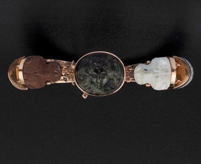 Bracciale con Cammei in Pietra Lavica Colorata