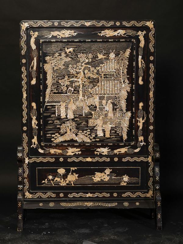 A wooden screen, China, Qing Dynasty, 17-1800s