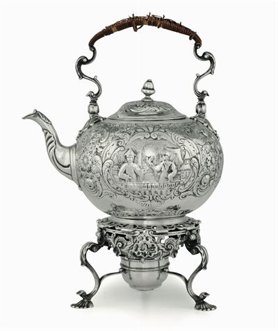 Samovar in Argento Fuso, Sbalzato, Traforato e Cesellato Londra 1725 Argentiere John Wigman (?)