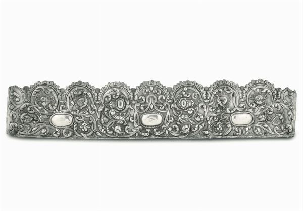 Grande fregio in argento fuso, sbalzato e cesellato arte coloniale del XVIII-XIX secolo