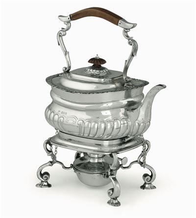 Samovar in Argento Fuso, Sbalzato e Cesellato Londra 1923, Argentiere Ajh (non Identificato)