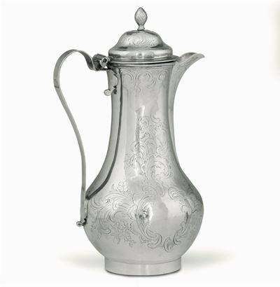 Caffettiera in Argento Fuso, Sbalzato e Cesellato, Londra 1763, Argentiere Thomas & William Chawn...
