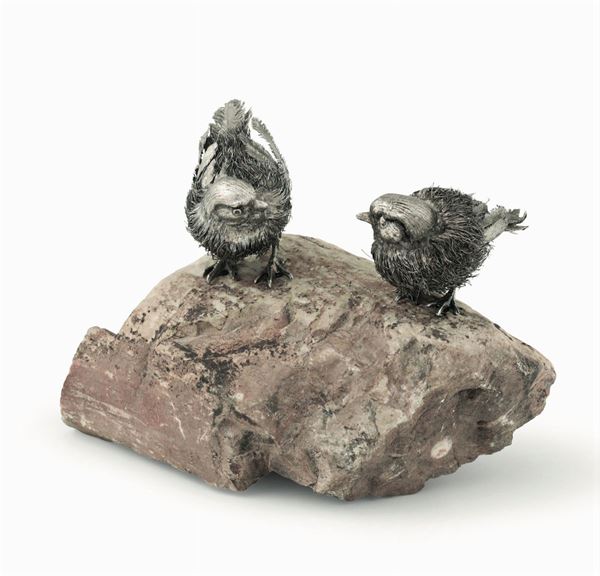 Coppia di passerotti in argento su supporto minerale. Mario Buccellati Milano XX secolo