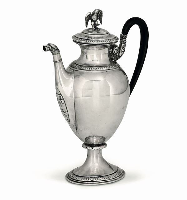 Caffettiera in argento fuso, sbalzato e cesellato, ebano manifattura lombardo-veneta del XIX secolo,apparentemente priva di marchi