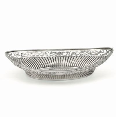 Cestino in Argento Fuso, Traforato e Cesellato, Bolli della Città di Sheffield 1896, Argentiere W...