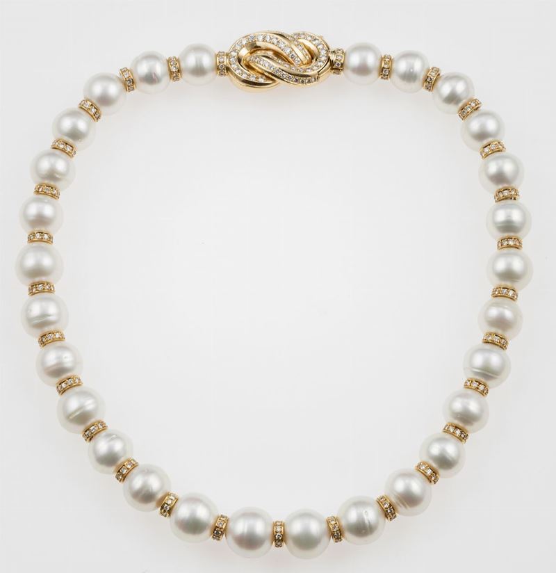 Girocollo composto da un filo di perle coltivate e diamanti  - Asta Fine Jewels - II - Cambi Casa d'Aste