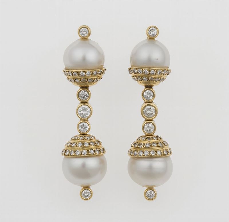 Pair of cultured pearl and diamond earrings  - Auction Fine Jewels - II - Cambi Casa d'Aste