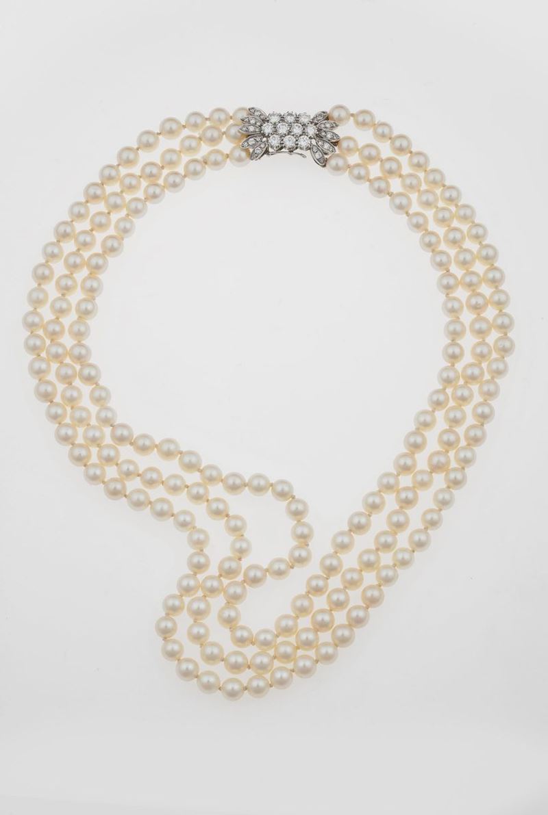 Collana a tre fili di perle coltivate  - Asta Gioielli - Cambi Casa d'Aste