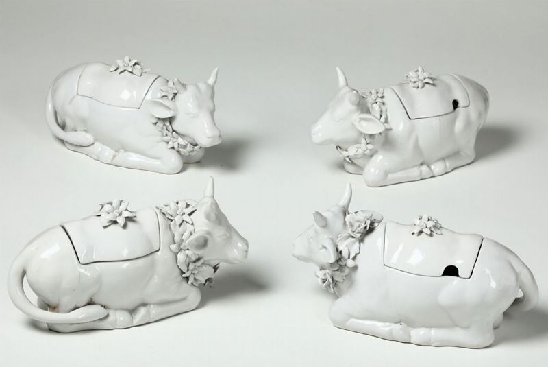 Quattro piccole zuppiere a foggia di mucca Probabilmente Nove, XX secolo  - Auction Ceramics - Cambi Casa d'Aste