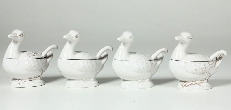 Quattro terrine a foggia di anitra Probabilmente Nove, XX secolo  - Auction Ceramics - Cambi Casa d'Aste