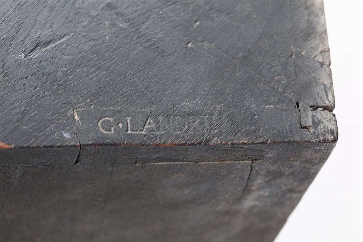 Angoliera in Legno Ebanizzato Dipinta a Cineserie, Stampigliata G. Landrin, Seconda Metã XVIII Se...