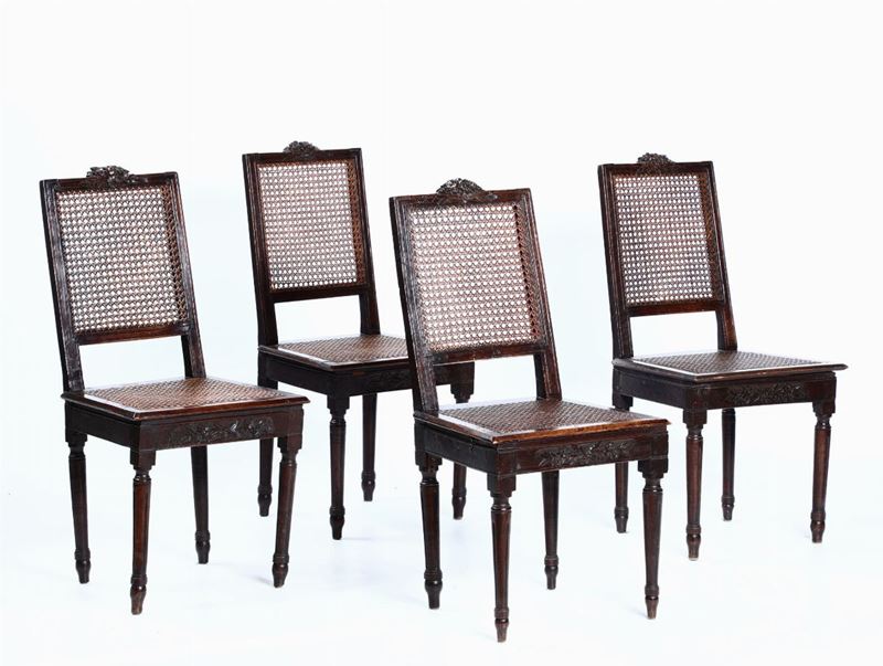 Quattro sedie Luigi XVI in legno intagliato, XVIII-XIX secolo  - Asta Dipinti e Arredi - Cambi Casa d'Aste