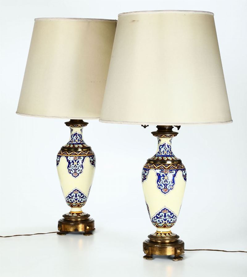 Coppia di lampade in porcellana  - Asta Dipinti e Arredi - Cambi Casa d'Aste