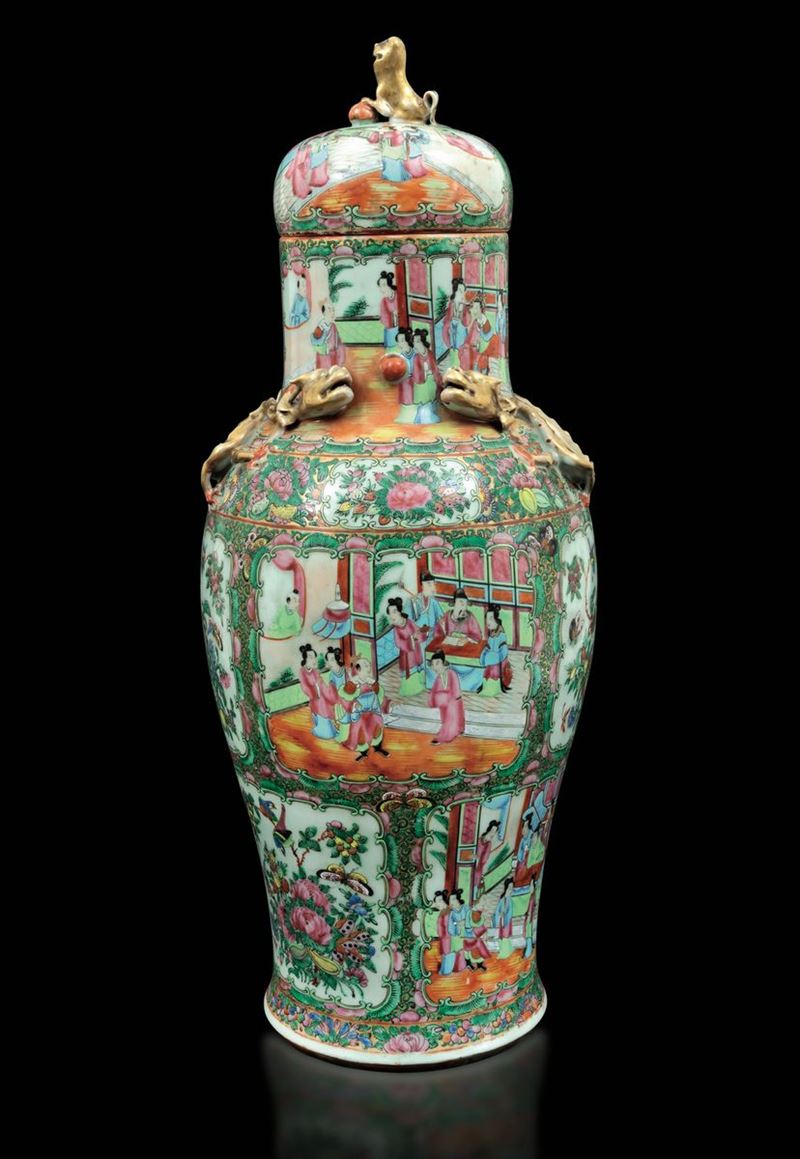 A Canton porcelain vase, China, Qing Dynasty, 1800s  - Auction Fine Chinese Works of Art - Cambi Casa d'Aste