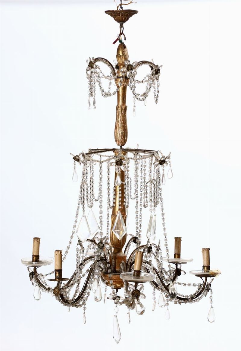 Lampadario in legno intagliato e dorato e cristalli a sei luci, XVIII secolo  - Auction Furnitures, Paintings and Works of Art - Cambi Casa d'Aste
