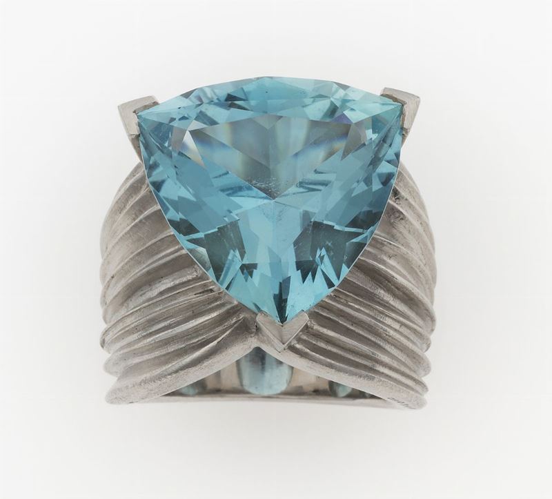 Aquamarine and gold ring. Signed Enrico Cirio  - Auction Fine Jewels - II - Cambi Casa d'Aste