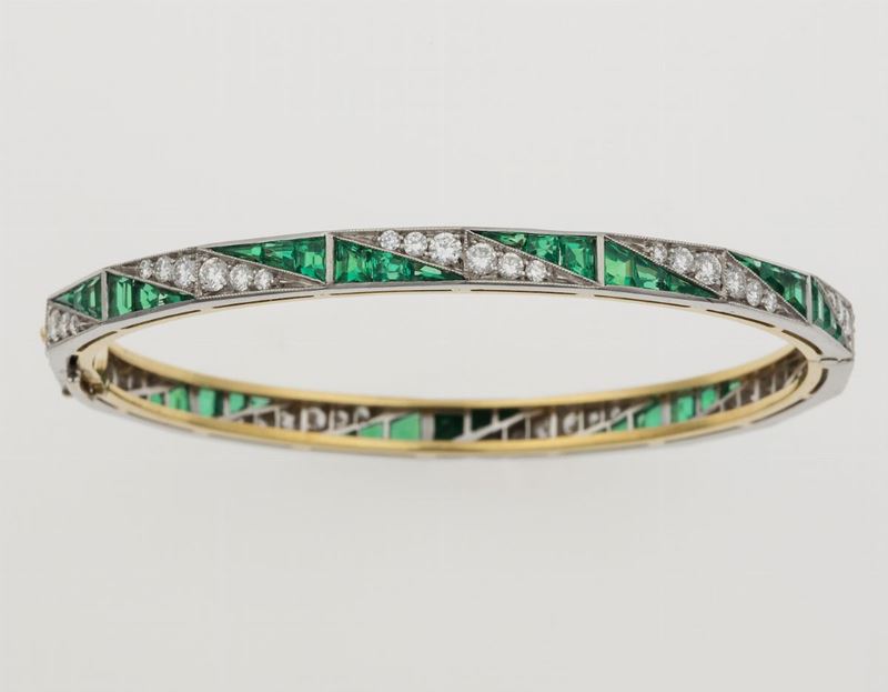 Diamond, hydrothermal emerald, gold and platinum bangle. Signed Enrico Cirio  - Auction Fine Jewels - II - Cambi Casa d'Aste