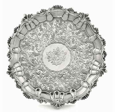 Salver in Argento Fuso, Sbalzato e Cesellato Londra 1817 e Bollo Dell'argentiere William Kingdom