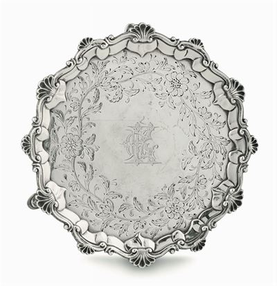 Salver in Argento Fuso, Sbalzato e Cesellato Londra 1759, Bollo Dell'argentiere I.C. (non Identif...