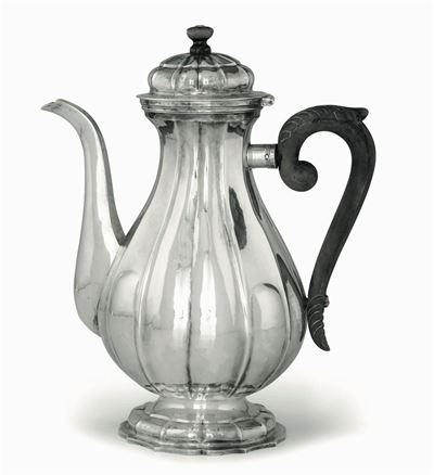 Caffettiera in Argento Fuso, Sbalzato e Cesellato Germania, Norimberga Metà del XVIII Secolo, Mae...