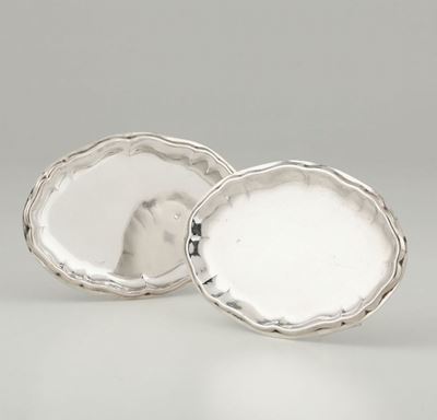 Coppia di Vassoietti in Argento Manifattura Italiana del XIX-XX Secolo, Bollo Camerale Romano Non...