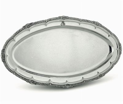 Grande Vassoio in Argento Primo Titolo Fuso, Sbalzato e Cesellato Torino Primo Quarto del XIX Sec...